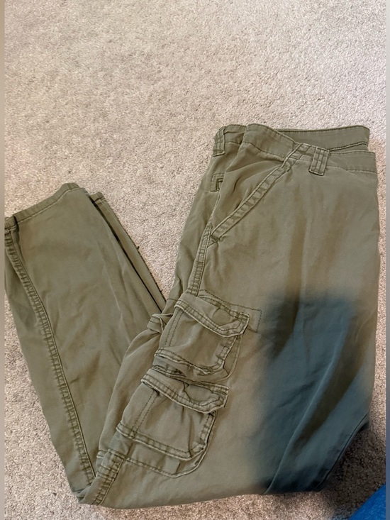Wrangler Other - Wrangler Men’s Olive Green Cargo Pants with Utility Pockets